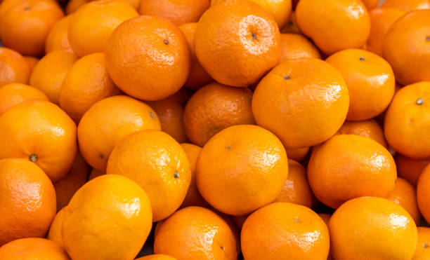 Pile of oranges in market